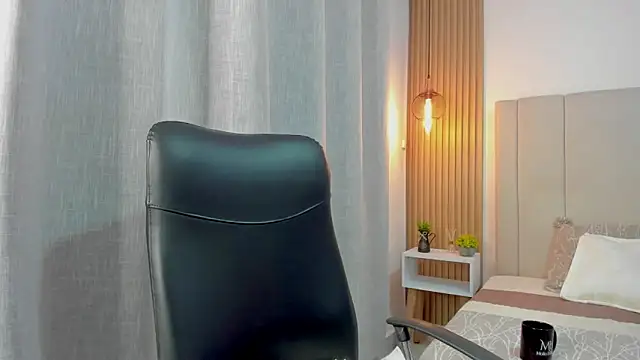Victoria_Rosee Adlı Modelin Canlı XXX Sohbeti