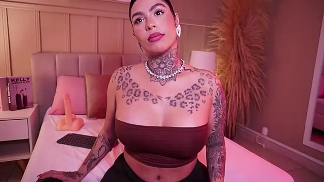 Chat +18 de curvyliciousss ao vivo