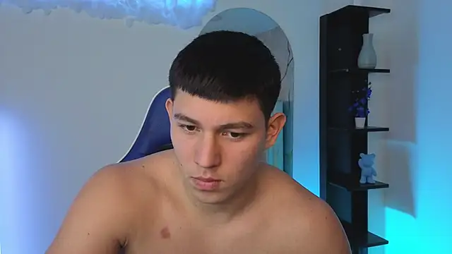 JamesCr_'s Live XXX Chat