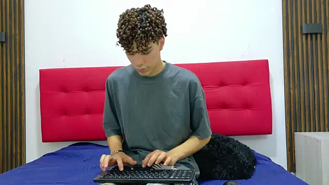 Chat +18 de Monyel_Blake ao vivo