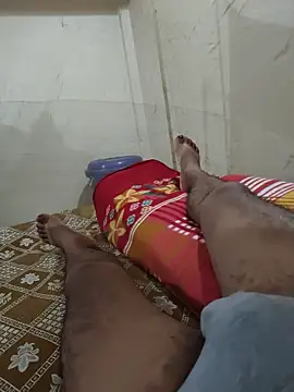 INDIAN_CHEESY-BOSS Adlı Modelin Canlı XXX Sohbeti