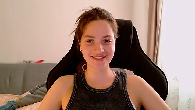 KiraVair's Live XXX Chat
