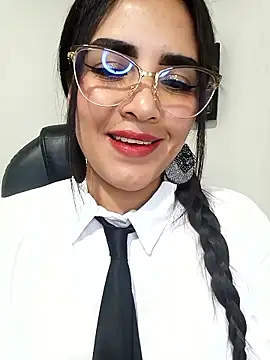 Chat +18 de MAYE__13 ao vivo