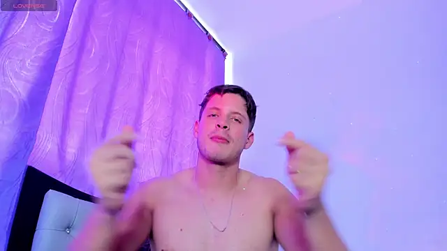 johnycooper08 live XXX chat