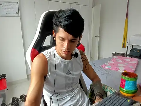 dantedecentralizedn Live XXX chat