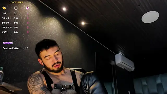Онлайн чат XXX MarkWalker__