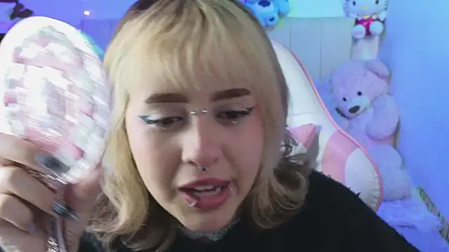 NekoWaifu's Live XXX Chat