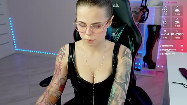 QueenAliceX's Live XXX Chat