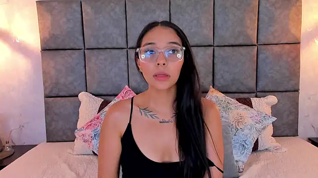 Roseaurora's Live XXX Chat