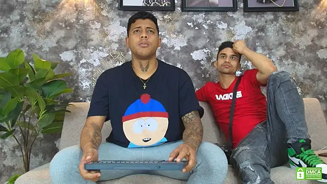 Alejandro_and_Deiby's Live XXX Chat