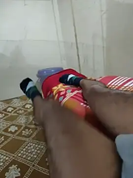 INDIAN_CHEESY-BOSS Adlı Modelin Canlı XXX Sohbeti
