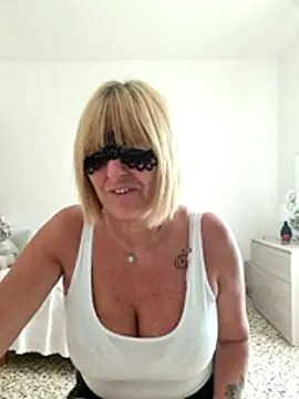Gattina74 Chat XXX live