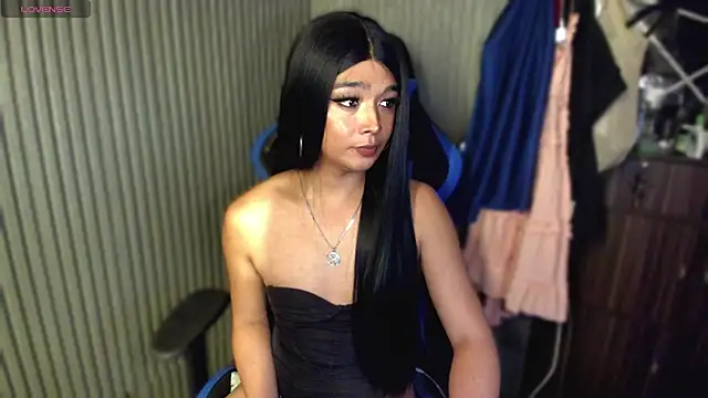 TrinityFucksYou Chat XXX in diretta
