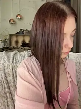 MiraXS Adlı Modelin Canlı XXX Sohbeti