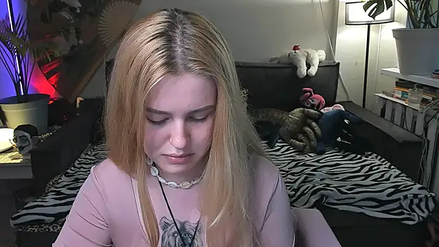 Alexa_Pirs Adlı Modelin Canlı XXX Sohbeti