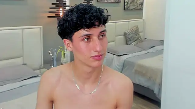 Chat +18 de thom_ames ao vivo