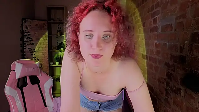 צ'אט XXX בשידור חי של ScarlettSparkss