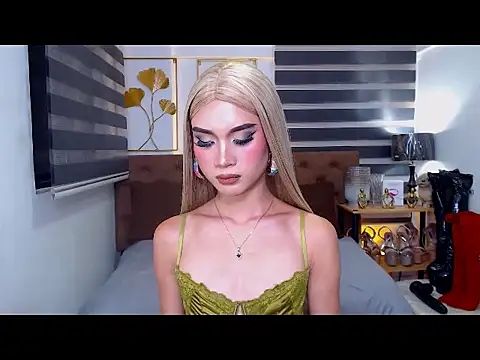 XXX chat uživo modela JuicyCockThea