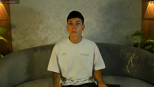 Show modela Gian_Rossi na web-kameri