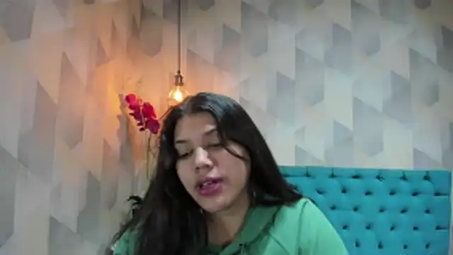 LindaBreeS' Live XXX Chat