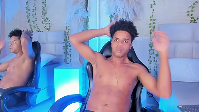 TaylorClay_ Chat XXX in diretta