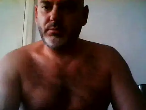 Онлайн чат XXX BartalesDaddy