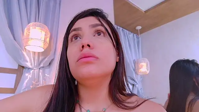 RenataLeclair Adlı Modelin Canlı XXX Sohbeti