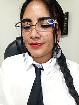 Czat XXX na żywo – MAYE__13
