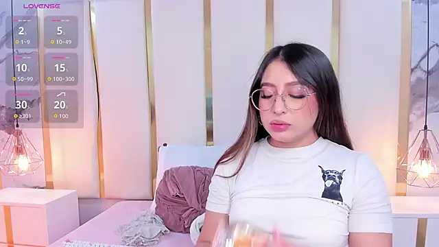 KamilaVegga 现场XXX聊天
