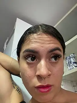 Eveliin__ লাইভ XXX চ্যাট