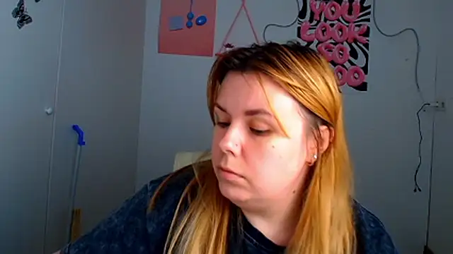 SusannaNight's Live XXX Chat