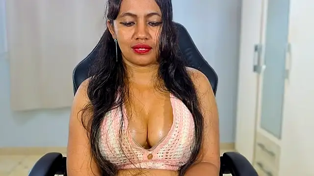 FannyXhot élő XXX-chatje