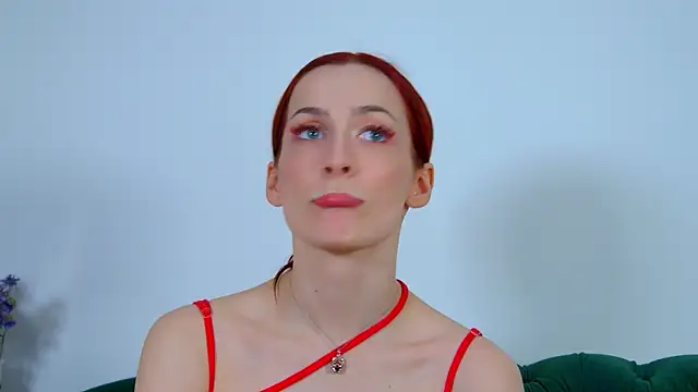 MarieKarma élő XXX-chatje