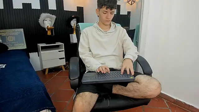 trevor_mob Adlı Modelin Canlı XXX Sohbeti