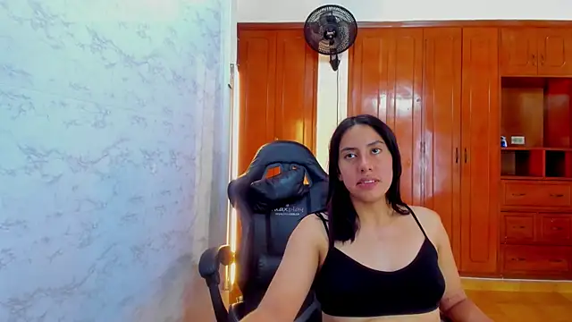 Soffy_and_Emilyn Live XXX chat