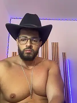 Show modela magnumchris na web-kameri