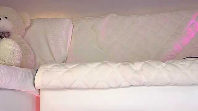 Ellijoys Adlı Modelin Canlı XXX Sohbeti