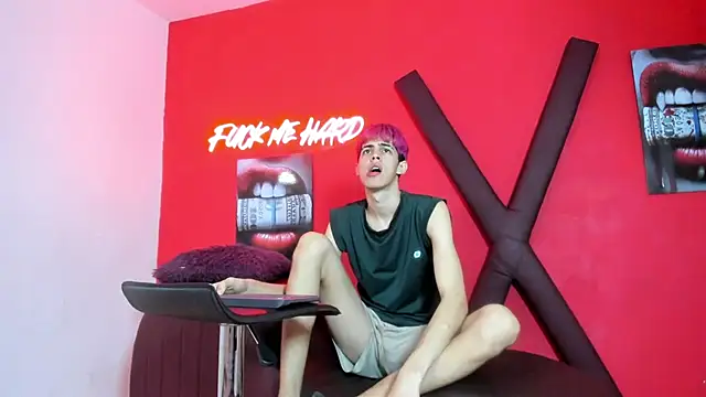 TWINKS_FRIENDSn Live XXX chat