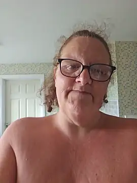 MissQueenBeexn Live XXX chat