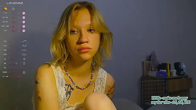 Chat +18 de amelia_lye ao vivo