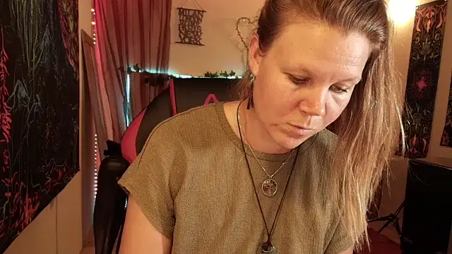 Chat +18 de CallMeMaria ao vivo