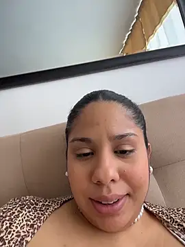 downsonMia's Live XXX Chat