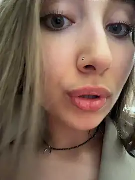 ICrazyOneIRL's Live XXX Chat