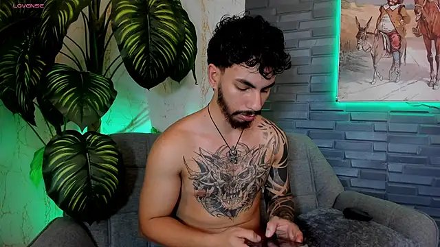 levi_wolf Chat XXX live