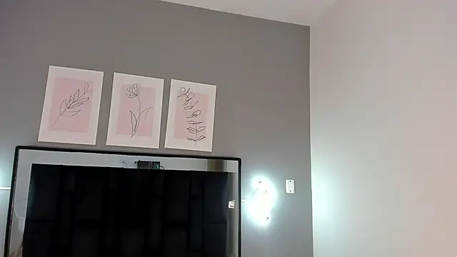 zoe_curvyy Chat XXX in diretta