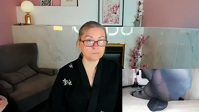 צ'אט XXX בשידור חי של Alexandra_Kind