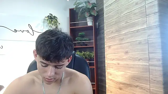 Ryan_grayx 即時 XXX 聊天