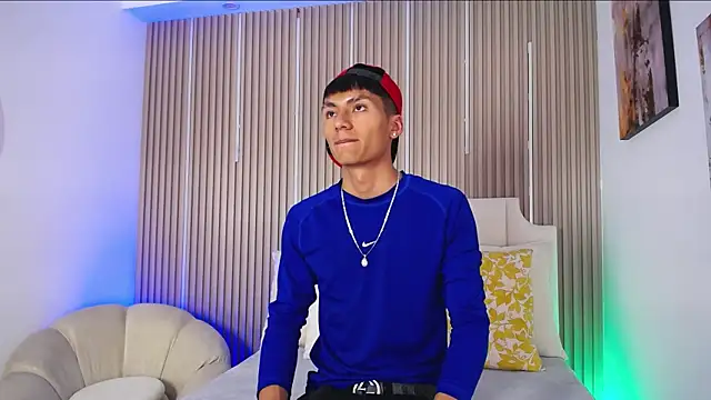 AdrianStark_ Chat XXX live