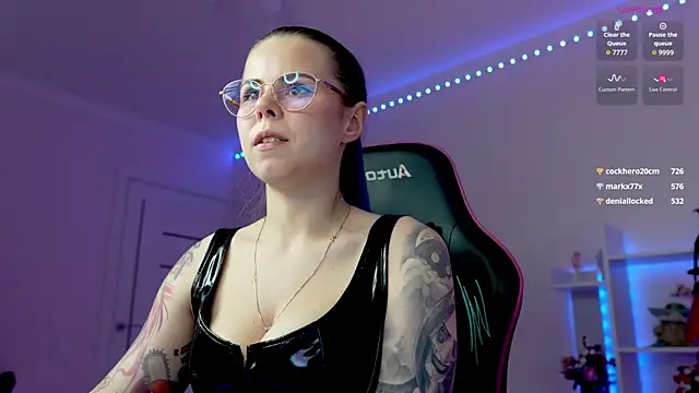 QueenAliceX's Live XXX Chat