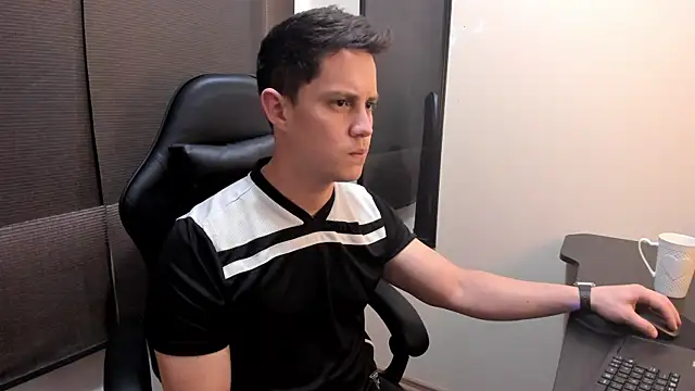 Онлайн чат XXX KendricTorres